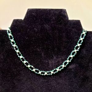 Choker necklace Green & White beaded